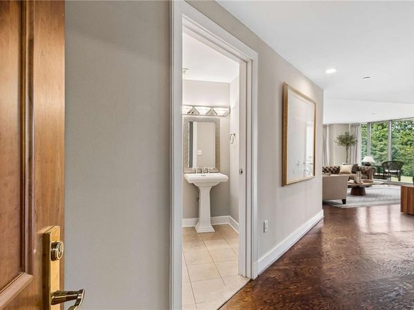 700 Park Regency Place NE, Unit 707, Atlanta, GA 30326