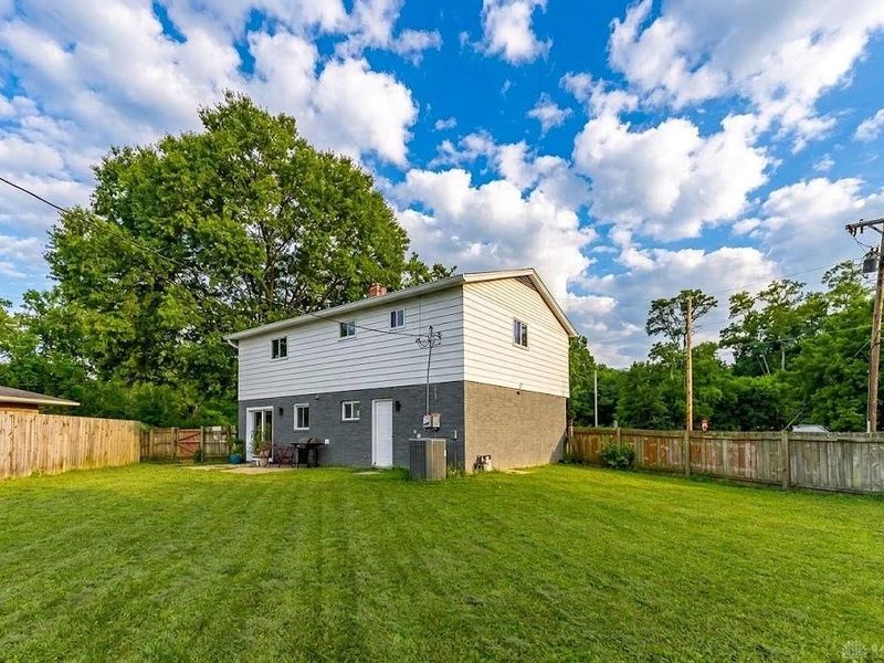 340 S Elm Street, West Carrollton, OH 45449 Photo 3