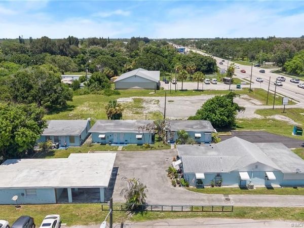 3313 S US Highway 1 , Fort Pierce, FL 34982