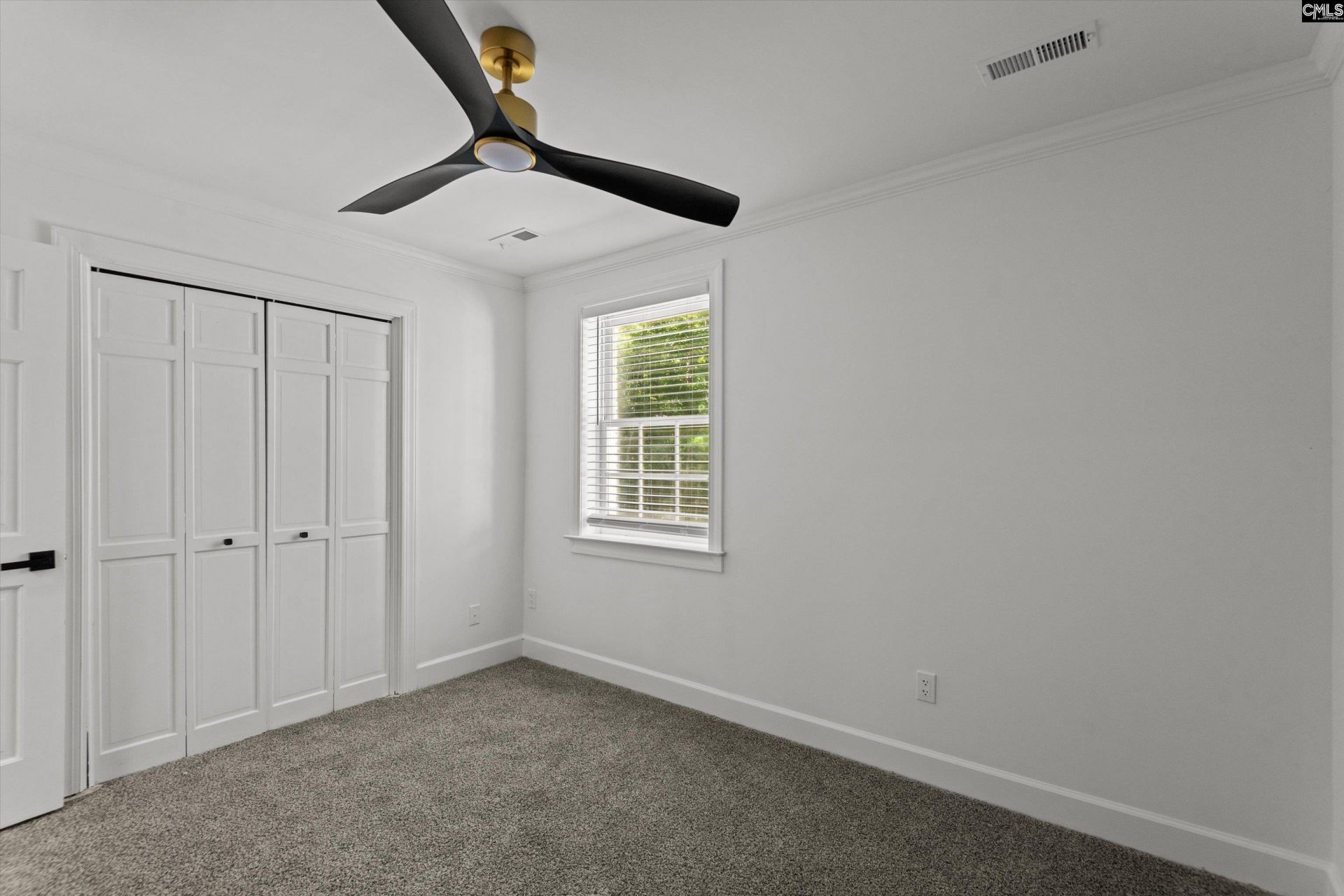 108 Scotland Court Photo 32