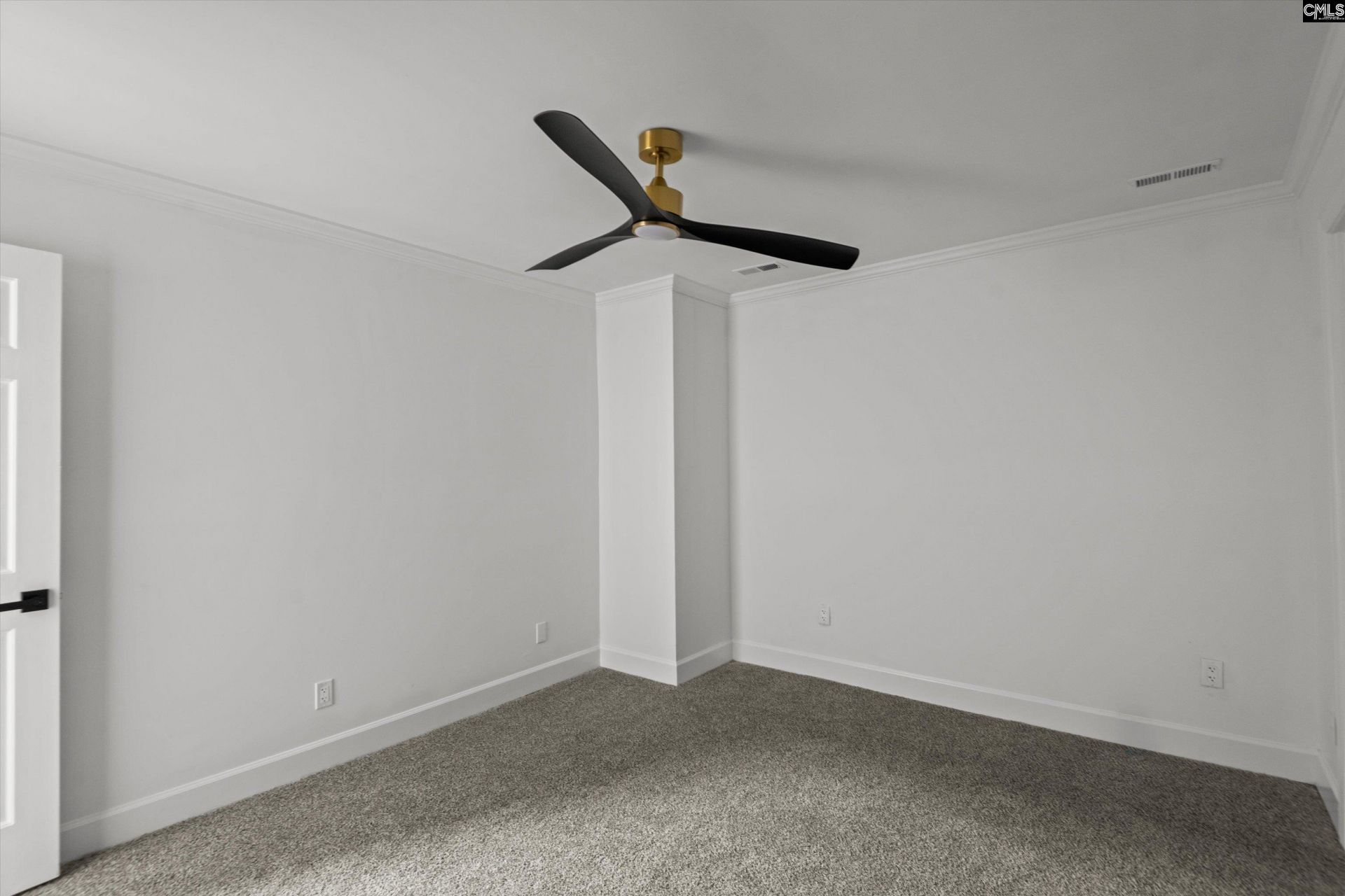 108 Scotland Court Photo 35