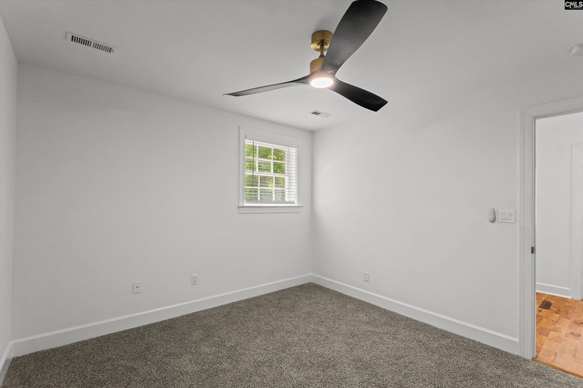 108 Scotland Court Photo 37