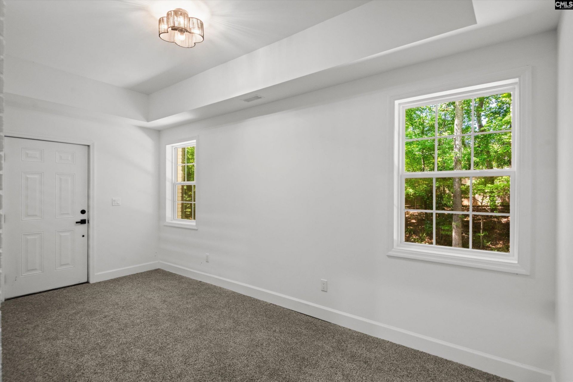 108 Scotland Court Photo 38
