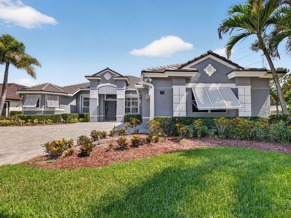 755 SW RIVER BEND Circle, Stuart, FL 34997