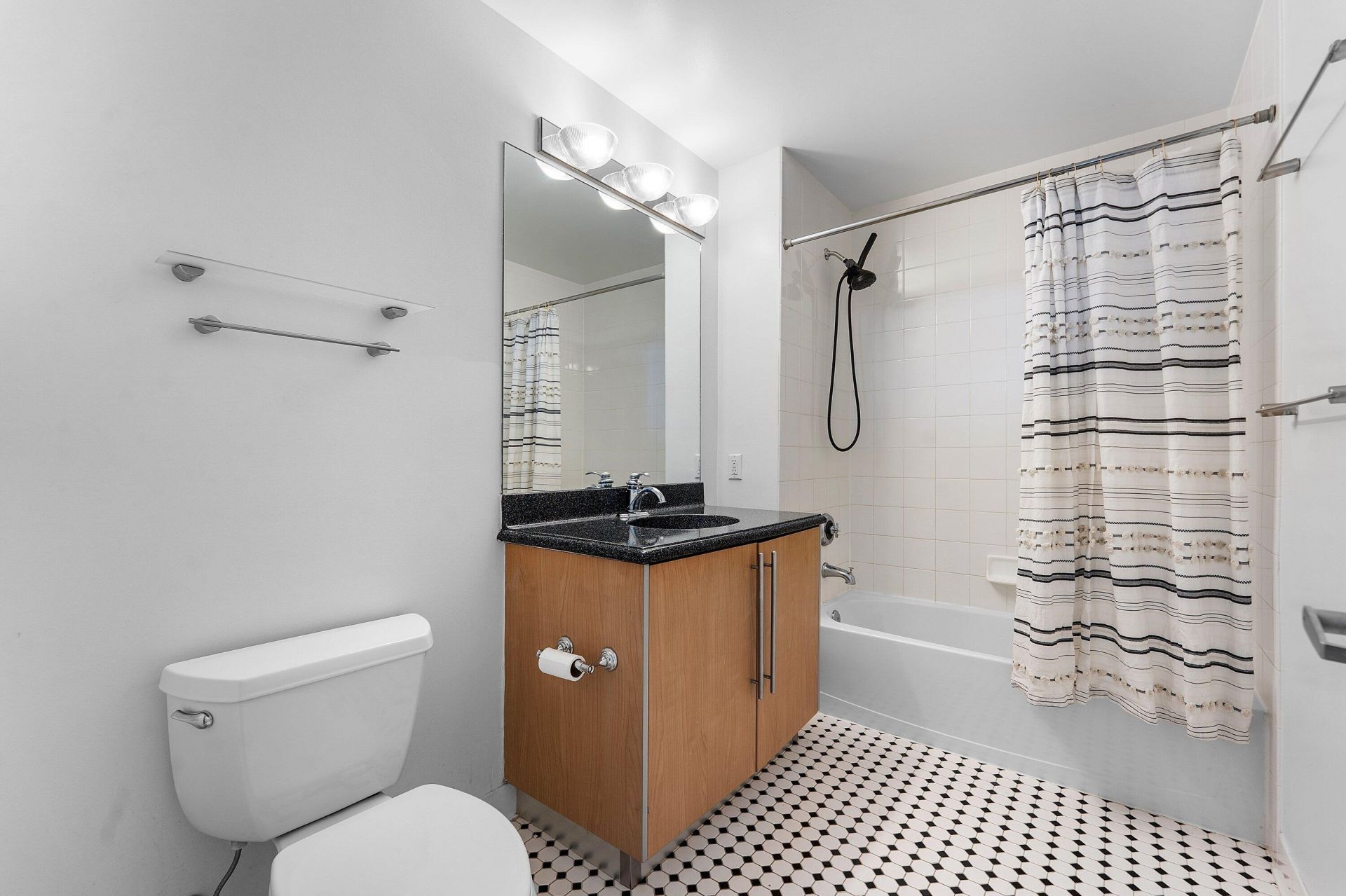 180 NE 4th Avenue, Unit 406, Delray Beach, FL 33483 Photo