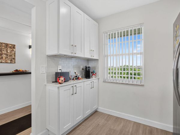 575 Oaks Lane, Unit 709, Pompano Beach, FL 33069