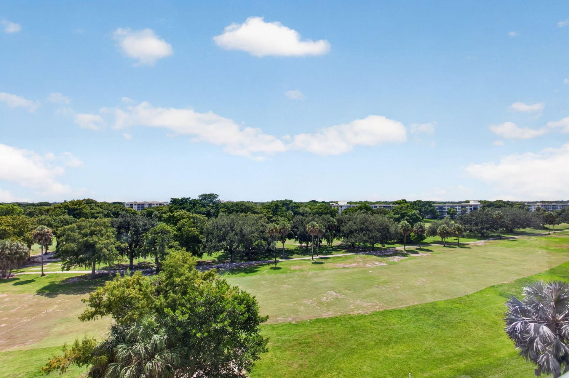 575 Oaks Lane, Unit 709, Pompano Beach, FL 33069 Photo