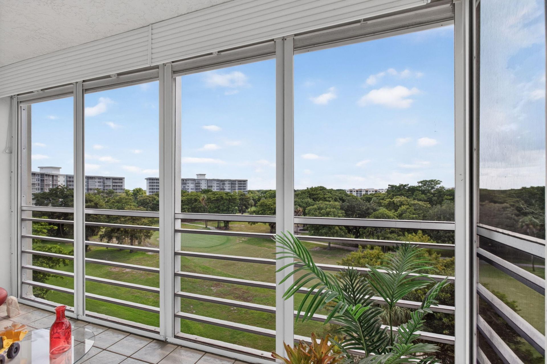 575 Oaks Lane, Unit 709, Pompano Beach, FL 33069 Photo