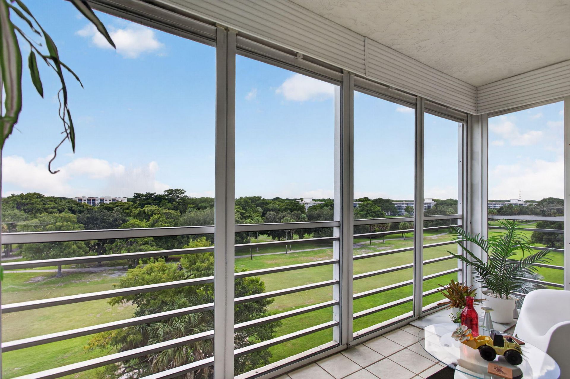 575 Oaks Lane, Unit 709, Pompano Beach, FL 33069 Photo