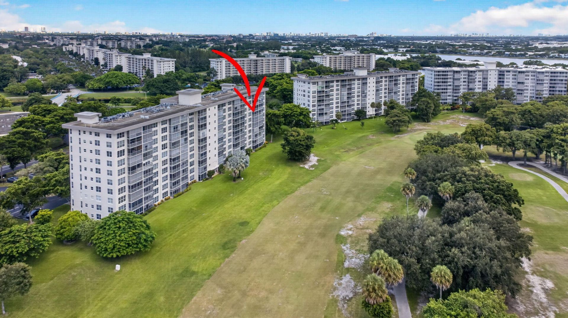 575 Oaks Lane, Unit 709, Pompano Beach, FL 33069 Photo