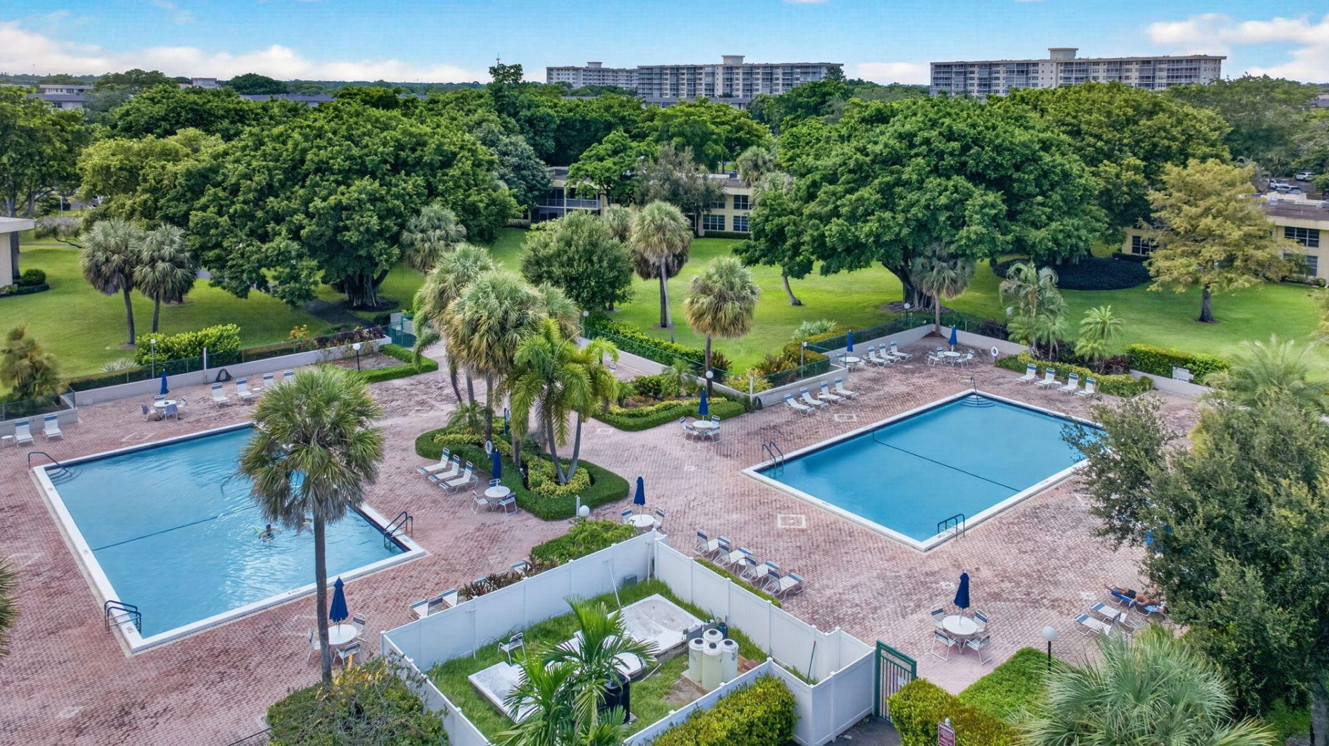575 Oaks Lane, Unit 709, Pompano Beach, FL 33069 Photo