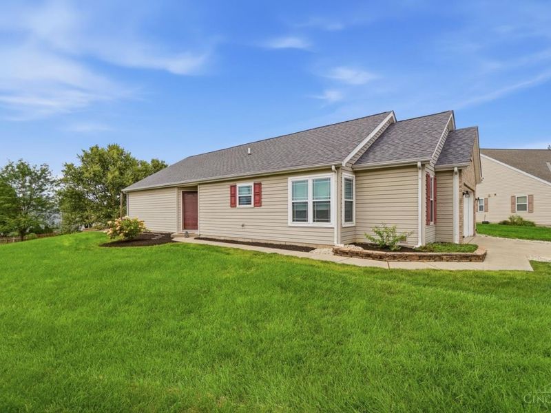 286 Hartford Court, Hamilton Township, OH 45039 Photo 6
