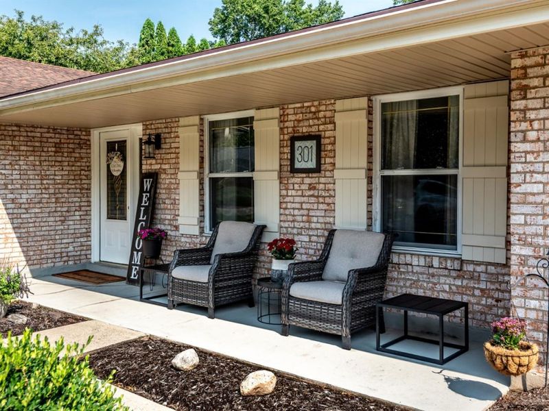 301 Marsha Jeanne Way, Centerville, OH 45458 Photo 2