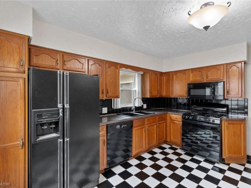 1335 Greenwood Avenue, Akron, OH 44320 Photo 10