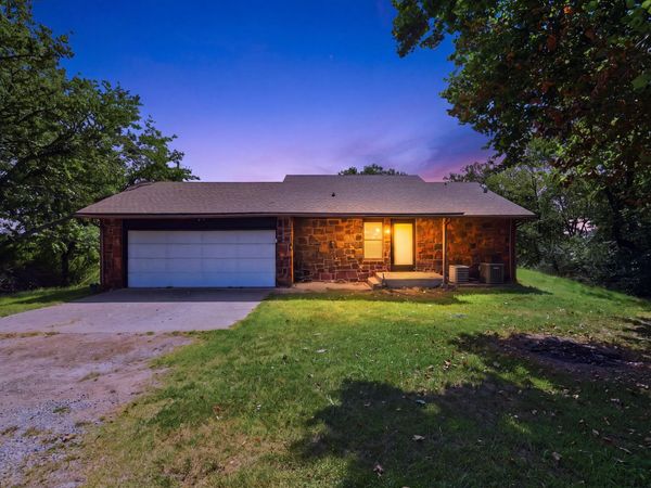 6160 Acacia Road, Okmulgee, OK 74447