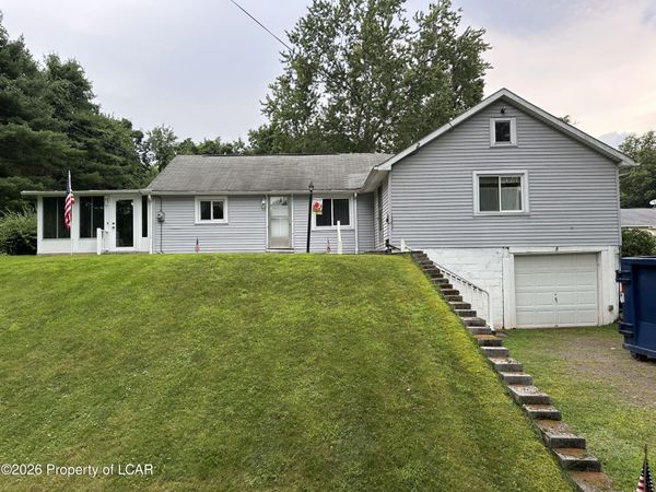 125 Maple Tree Road, Dallas, PA 18612
