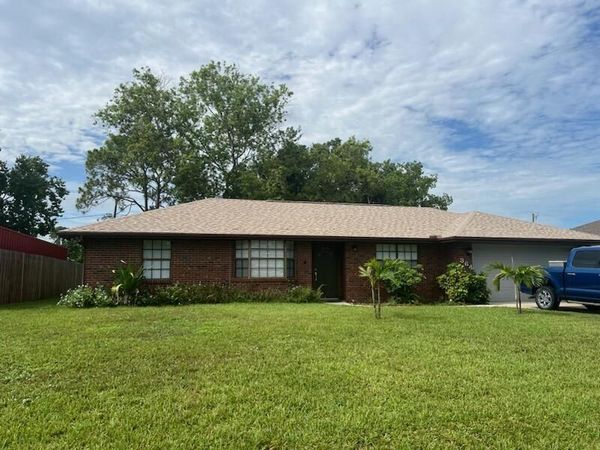 364 Brookedge Street NE , Palm Bay, FL 32907