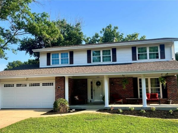 815 Pine Village Court, Ballwin, MO 63021