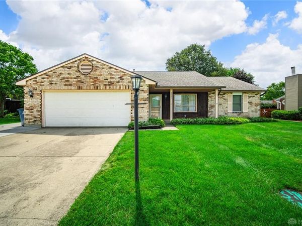 8621 Emeraldgate Drive, Huber Heights, OH 45424