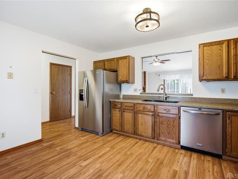 8621 Emeraldgate Drive, Huber Heights, OH 45424 Photo 15