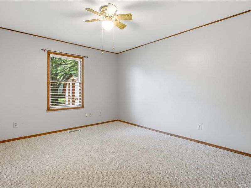 8621 Emeraldgate Drive, Huber Heights, OH 45424 Photo 20