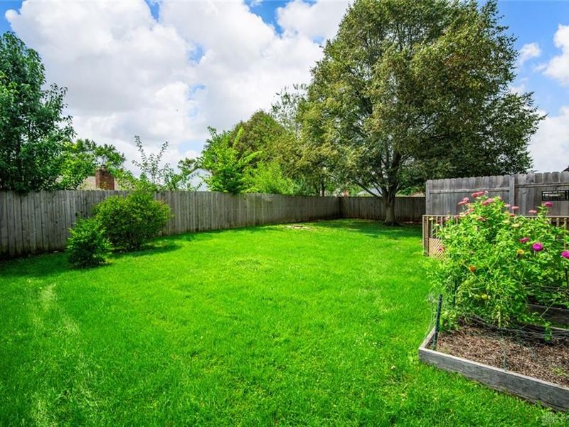 8621 Emeraldgate Drive, Huber Heights, OH 45424 Photo 4
