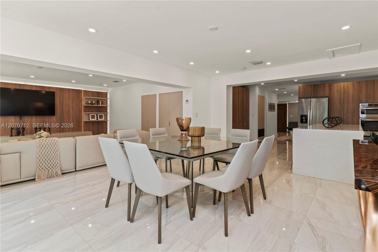 221 NE 44th St , Miami, FL 33137 Photo