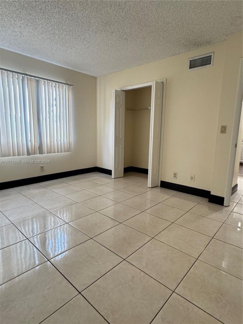 215 Lakeview Dr, Unit 105, Weston, FL 33326 Photo