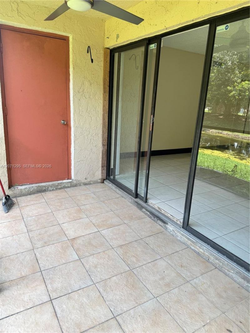 215 Lakeview Dr, Unit 105, Weston, FL 33326 Photo