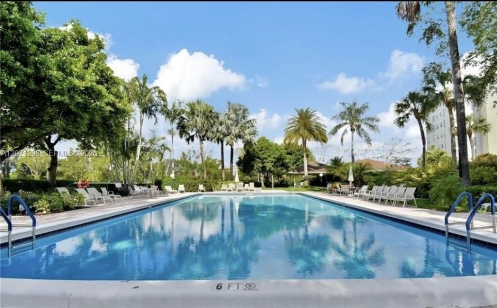 3090 N Course Dr, Unit 405, Pompano Beach, FL 33069 Photo