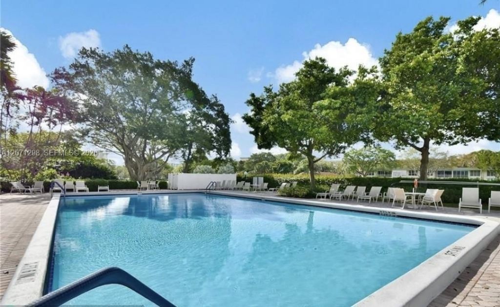 3090 N Course Dr, Unit 405, Pompano Beach, FL 33069 Photo