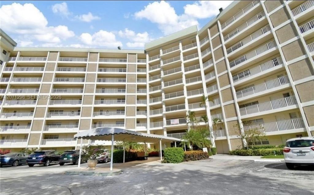 3090 N Course Dr, Unit 405, Pompano Beach, FL 33069 Photo