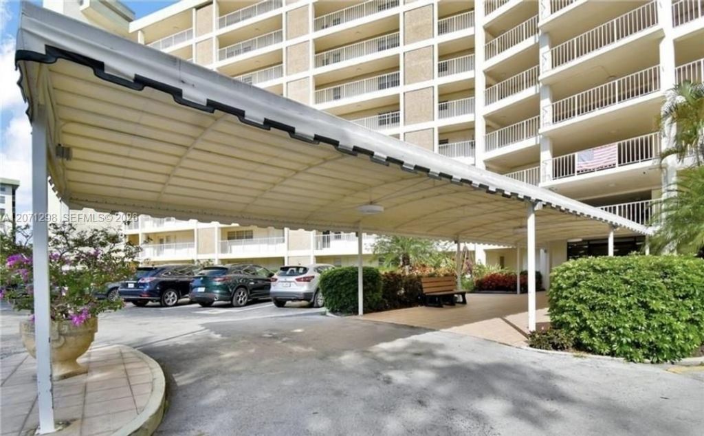 3090 N Course Dr, Unit 405, Pompano Beach, FL 33069 Photo