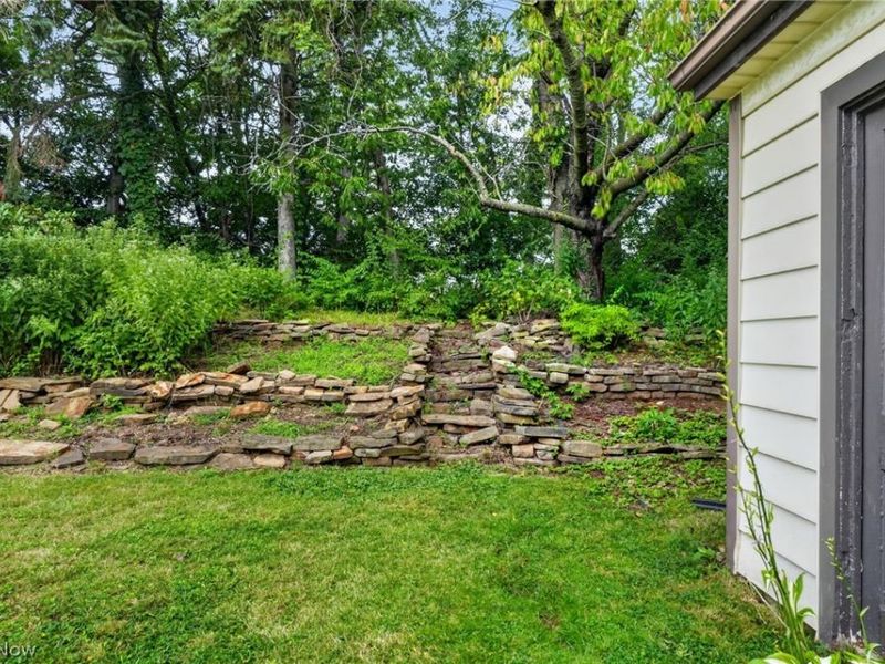 2239 Larchmont Drive, Wickliffe, OH 44092 Photo 33