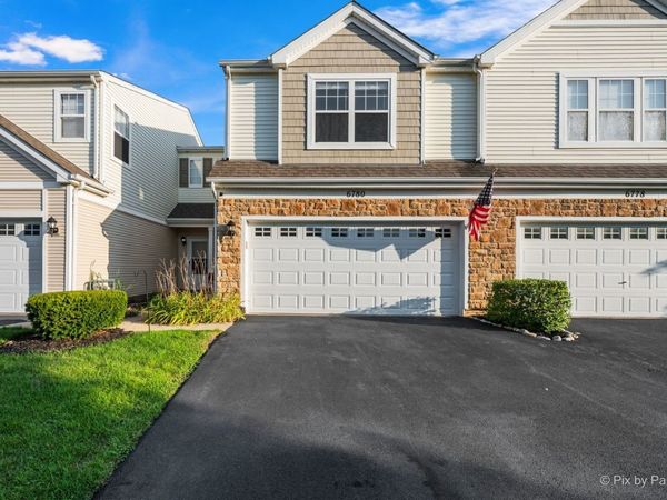 6780 Slate Drive, Carpentersville, IL 60110