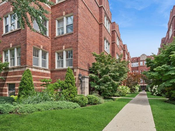 240 S Maple Avenue , Unit 3W, Oak Park, IL 60302
