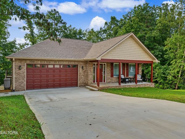 898 Hillside Lane, Lenoir City, TN 37771