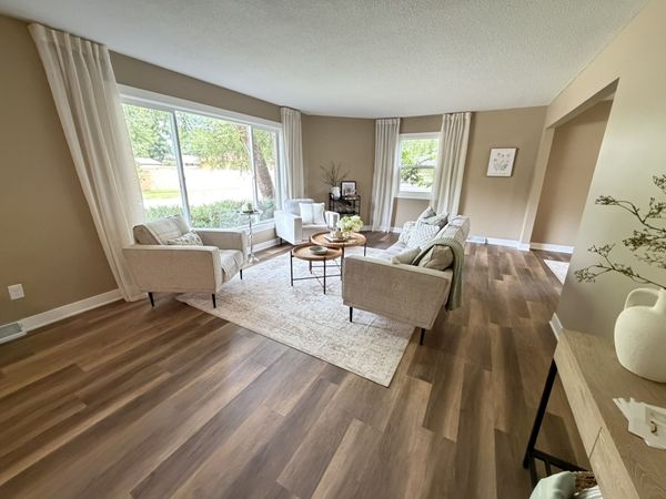8304 Airline Avenue, Urbandale, IA 50322