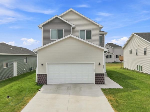 2587 Fulton Loop S, Fargo, ND 58104
