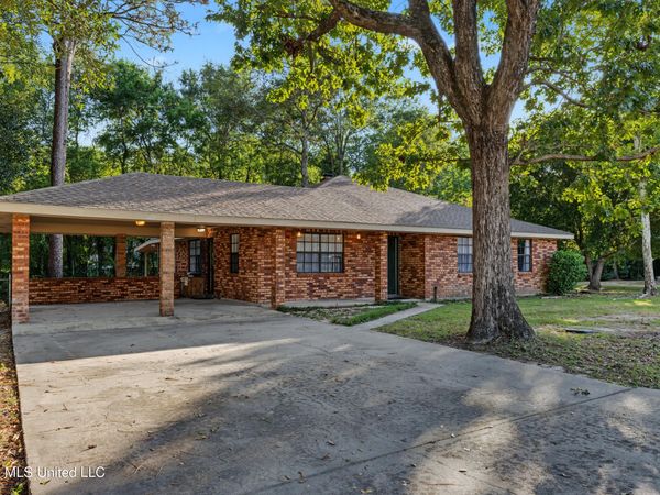 139 Ridgeview Drive, Carriere, MS 39426