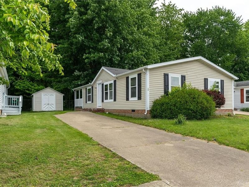 17 Bay Meadow Dr, Batavia, OH 45103 Photo 2