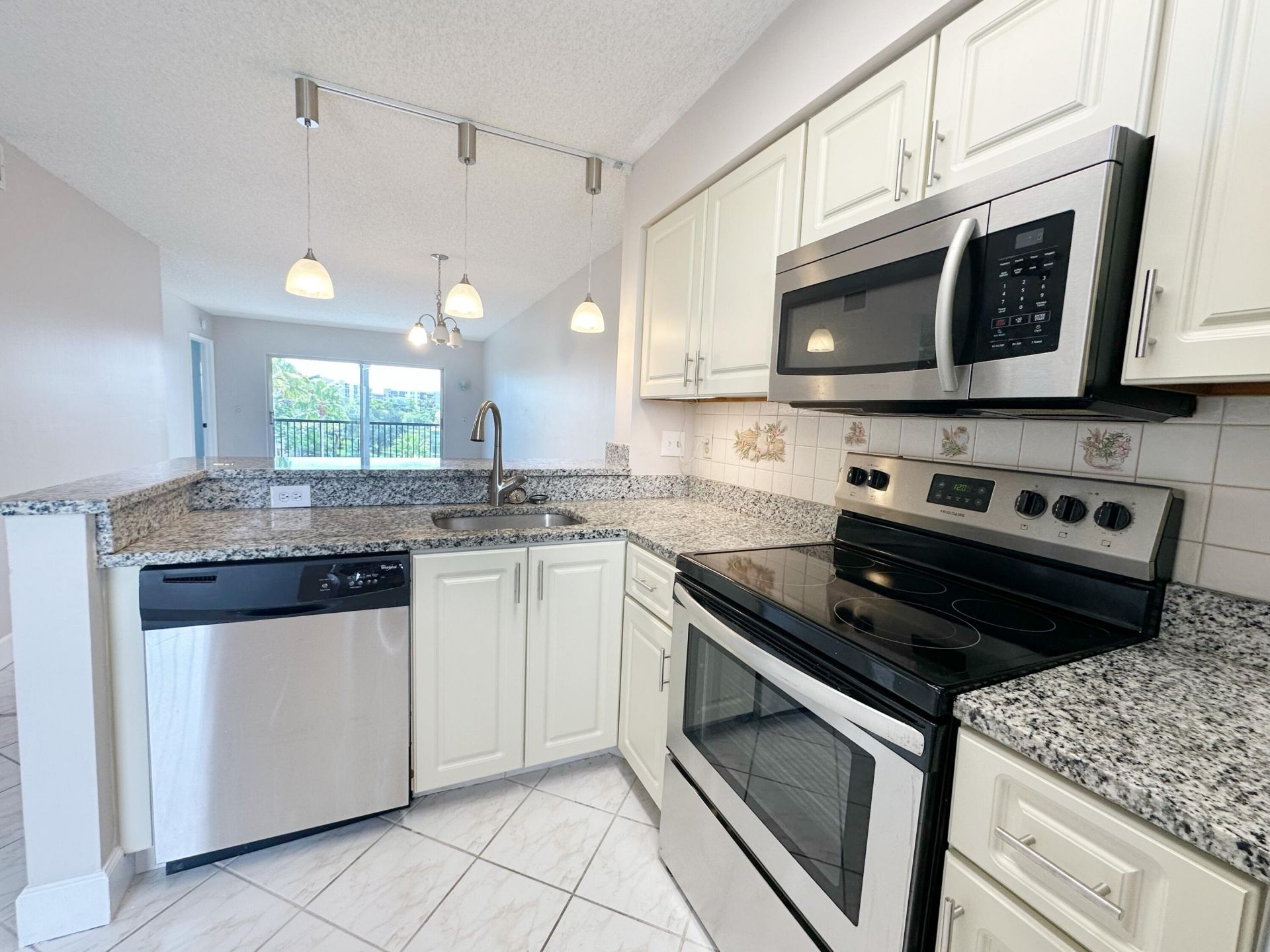 2220 N Cypress Bend Drive, Unit 503, Pompano Beach, FL 33069 Photo