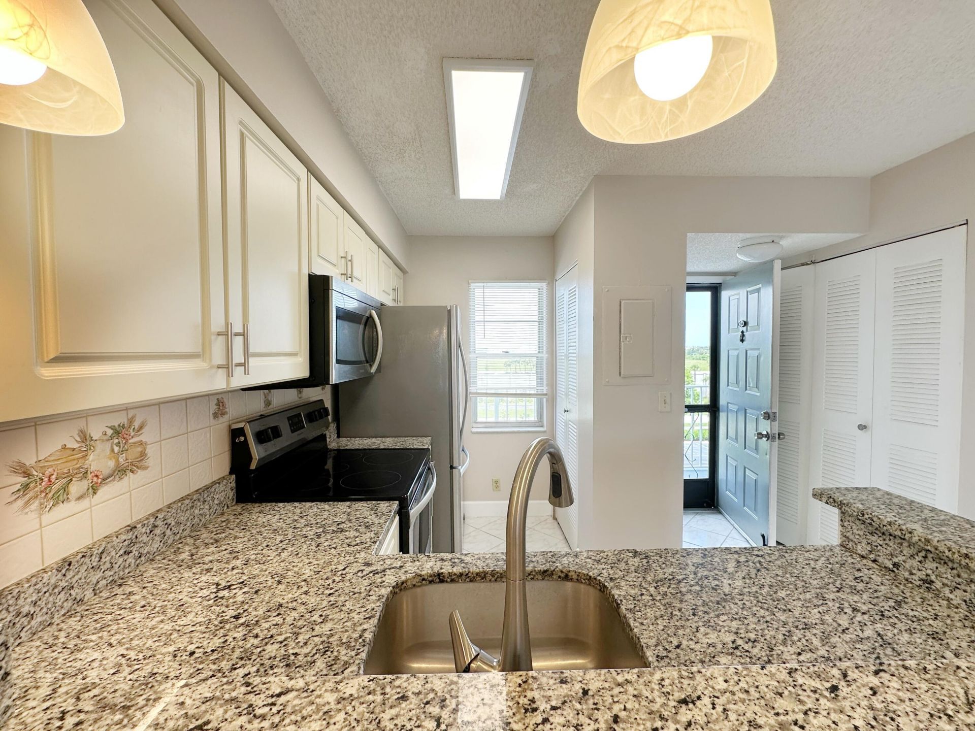 2220 N Cypress Bend Drive, Unit 503, Pompano Beach, FL 33069 Photo