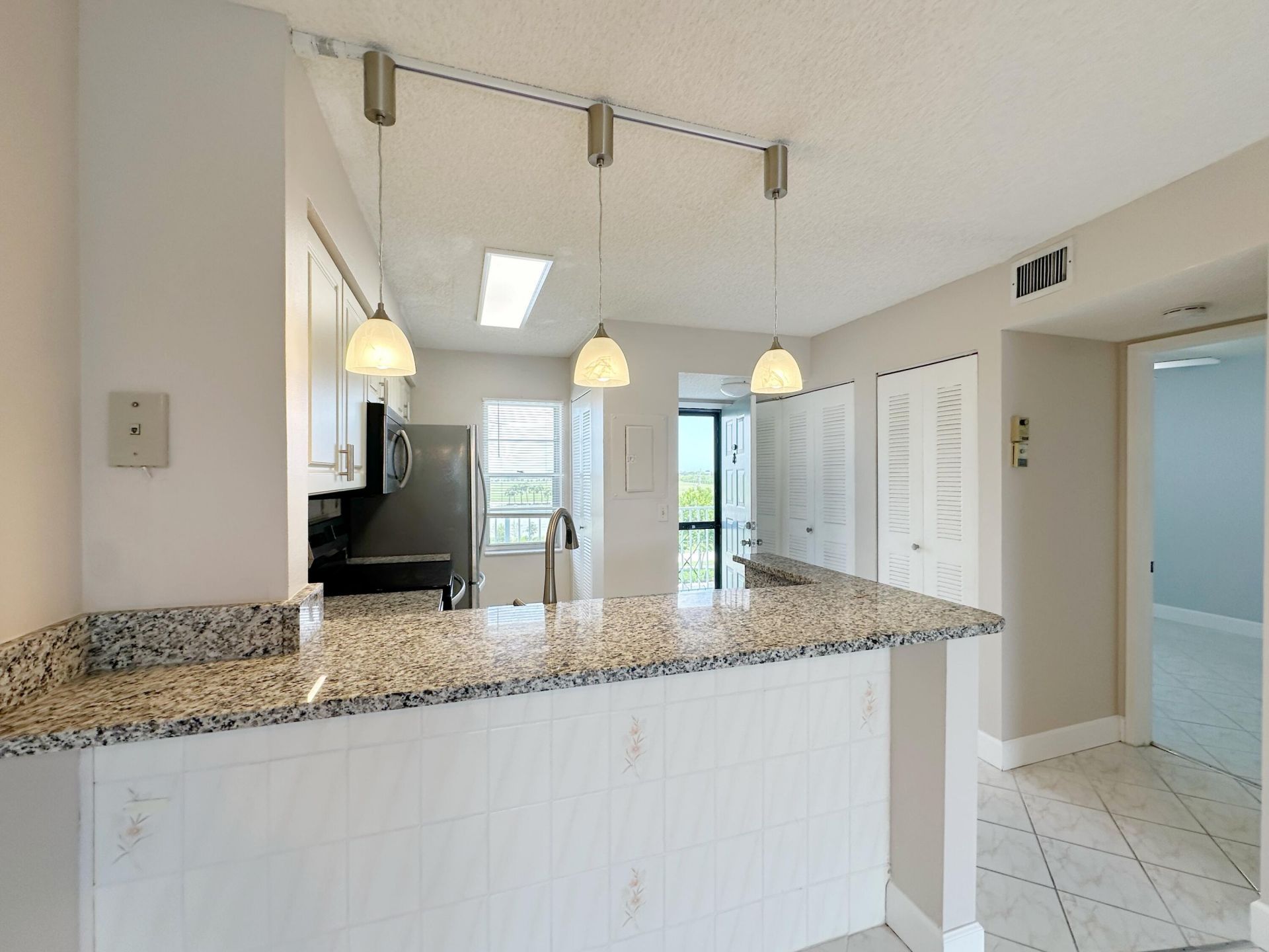 2220 N Cypress Bend Drive, Unit 503, Pompano Beach, FL 33069 Photo