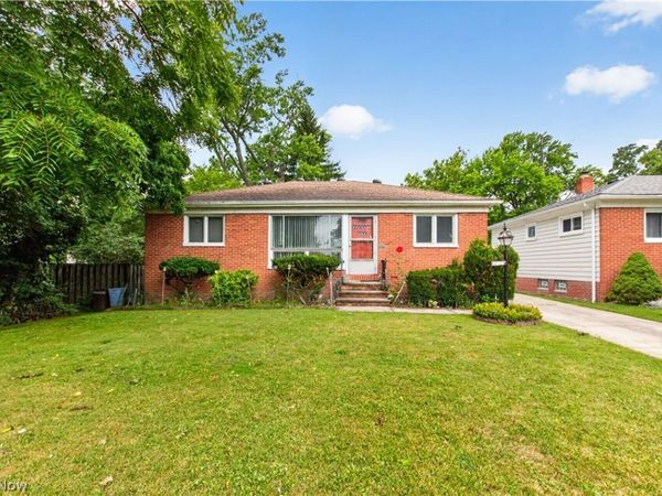 5984 Pearl Road , Parma Heights, OH 44130