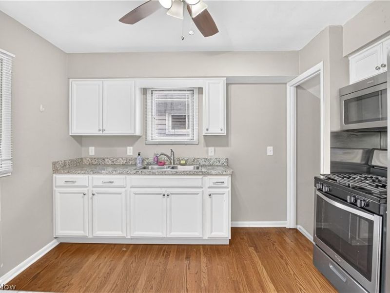 5984 Pearl Road, Parma Heights, OH 44130 Photo 5