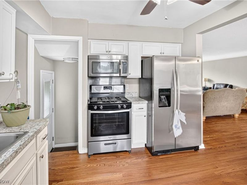 5984 Pearl Road, Parma Heights, OH 44130 Photo 6