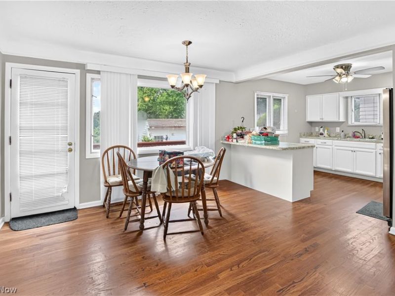 5984 Pearl Road, Parma Heights, OH 44130 Photo 9