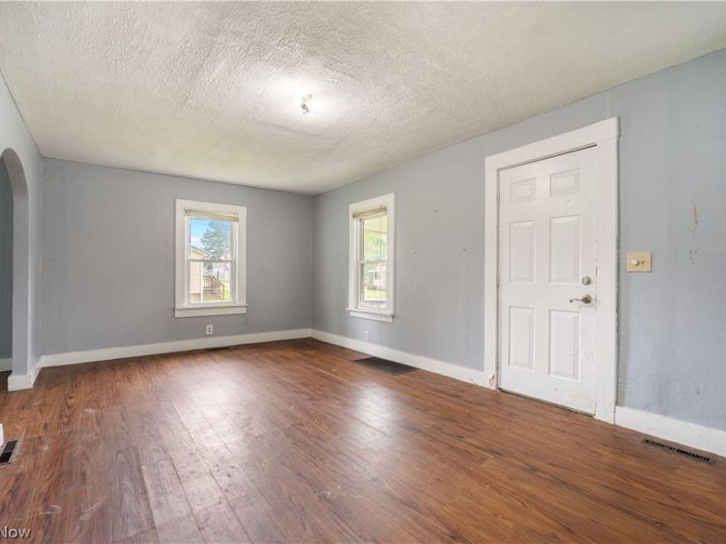 555 W New York Avenue, Sebring, OH 44672 Photo 10