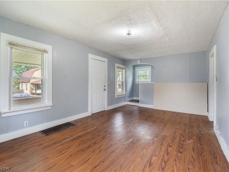 555 W New York Avenue, Sebring, OH 44672 Photo 12